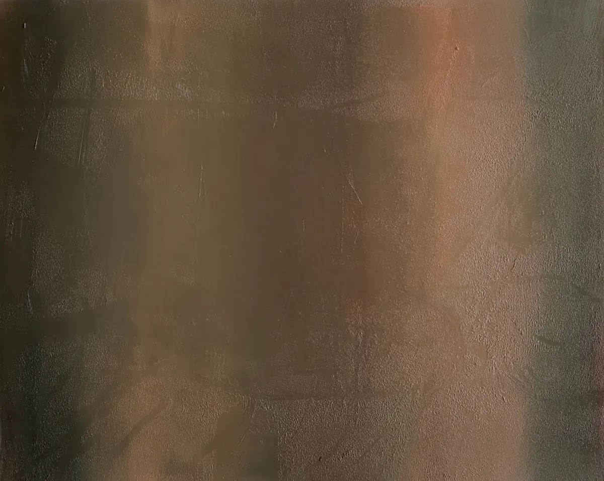 Soft tan and brown canvas with blurred vertical shading